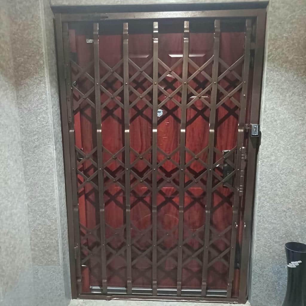 محافظ آکاردئونی فلزی نصب شده کرمانشاه