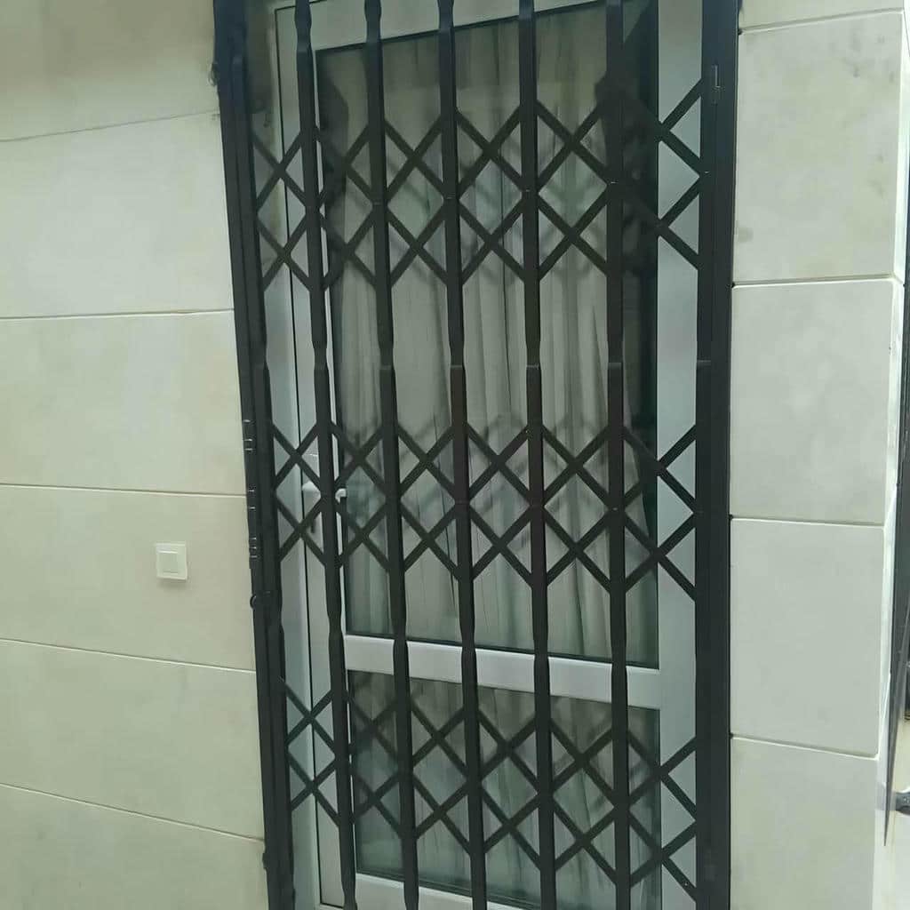 محافظ درب ورودی با اتصالات مقاوم استان هرمزگان محافظ درب ورودی با اتصالات مقاوم استان هرمزگان