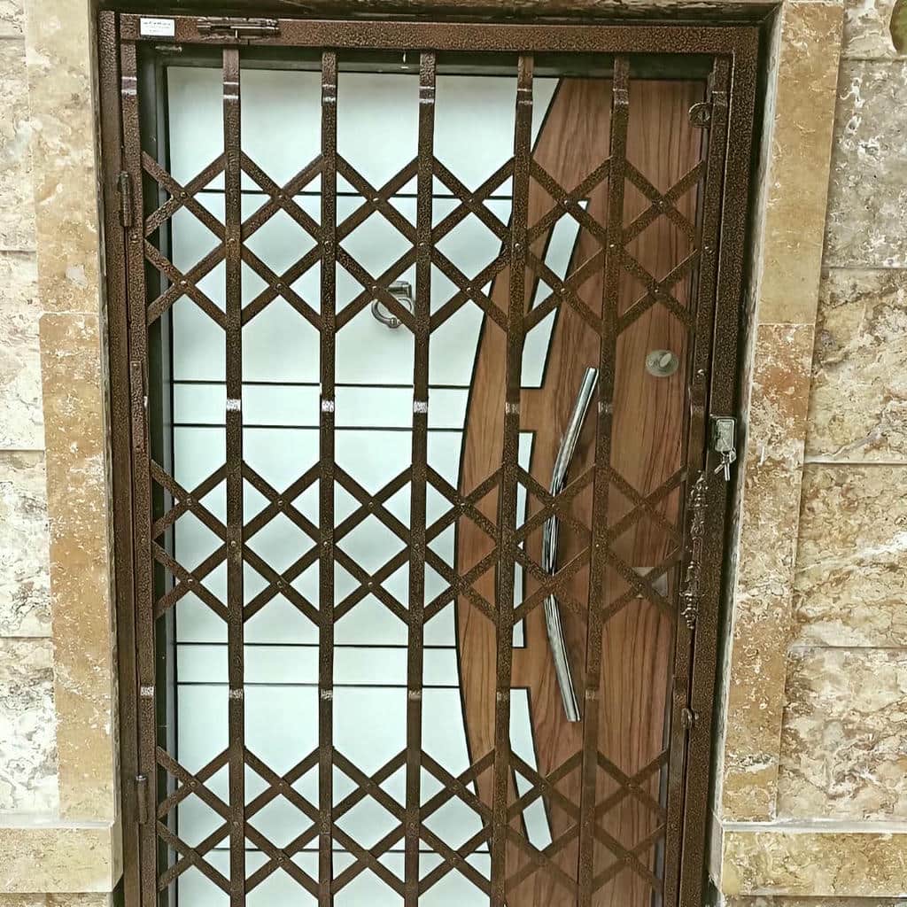 محافظ درب ورودی با ریل یکدست یزد