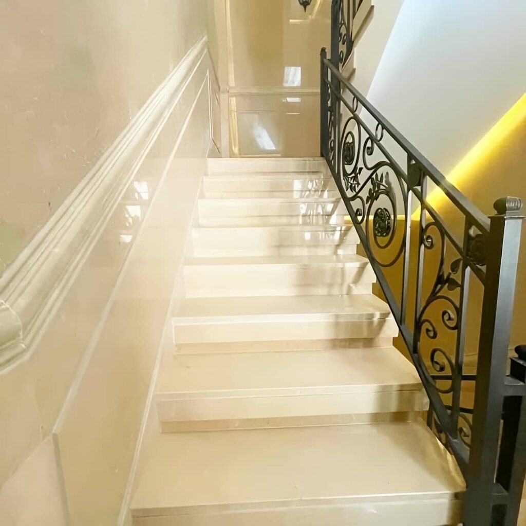نرده راه پله فرفورژه مشکی در اهواز