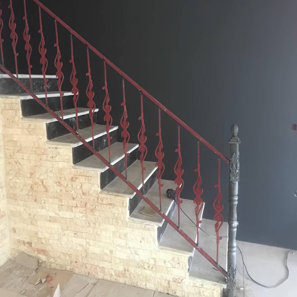 نرده راه پله فلزی مشکی در استان مرکزی