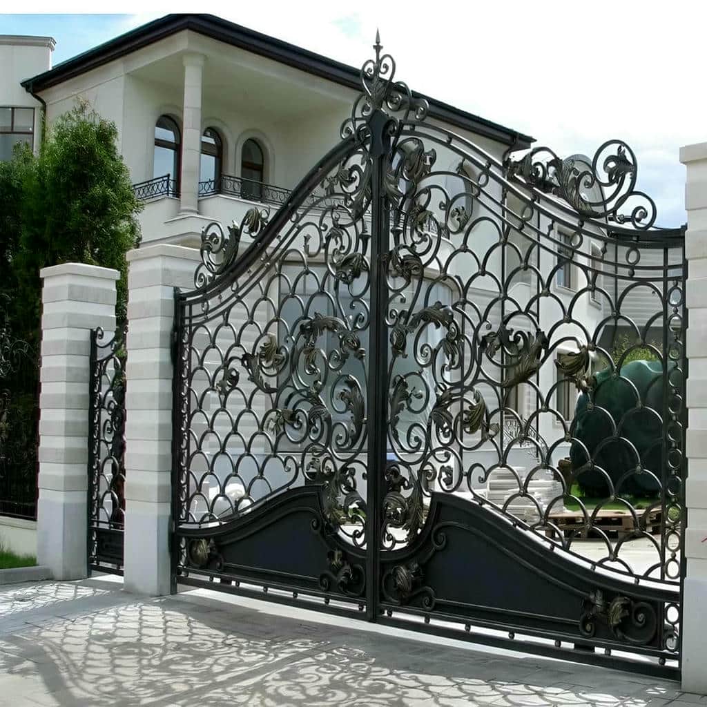 نمای نزدیک لولای درب فلزی