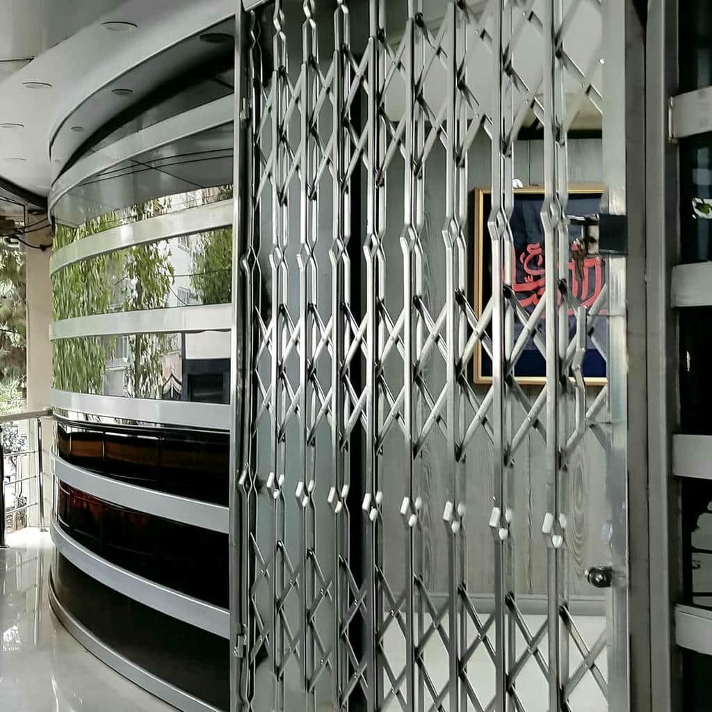 گارد آکاردئونی با پوشش رنگ یکنواخت