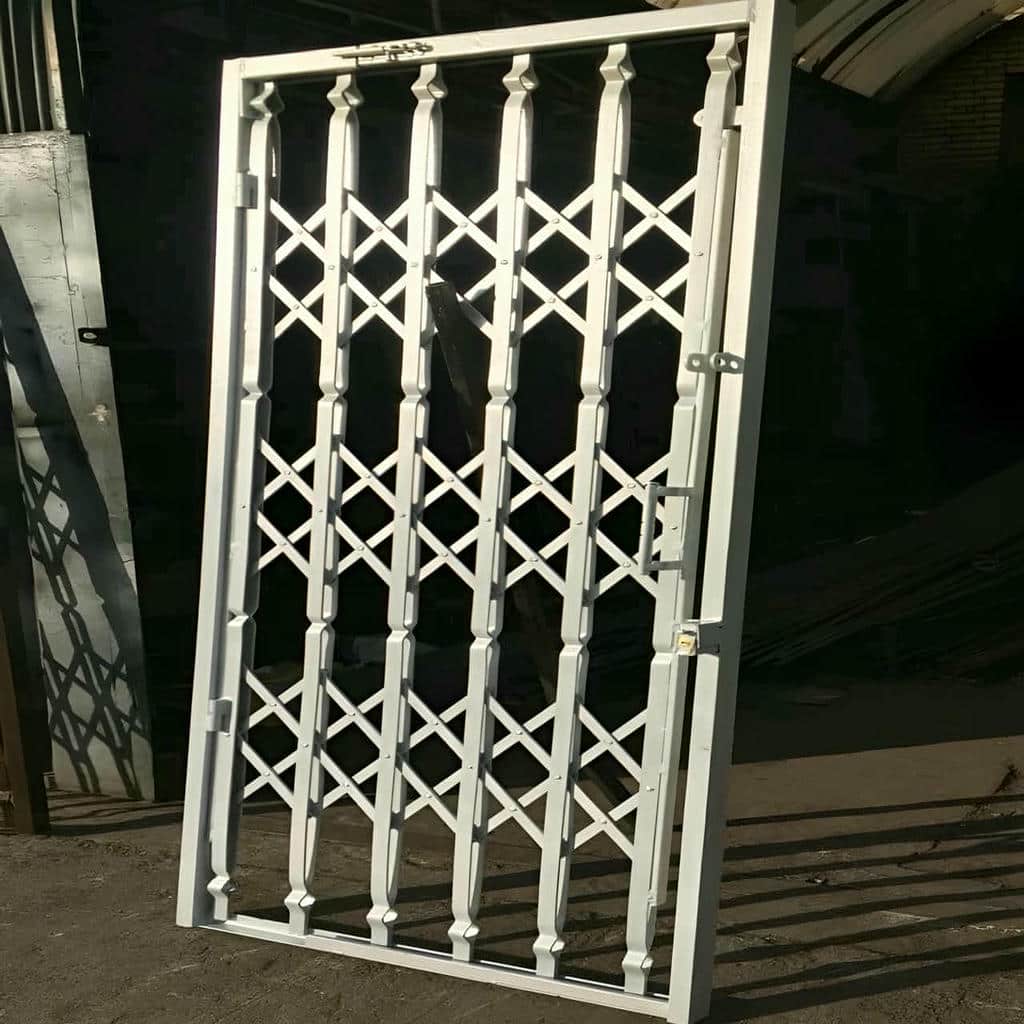 گارد آکاردئونی قفل دار ارومیه برای ورودی ویلا
