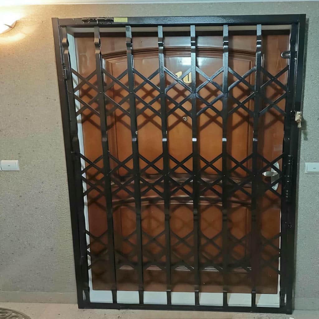 گارد جمع شونده ورودی ساختمان در ایلام