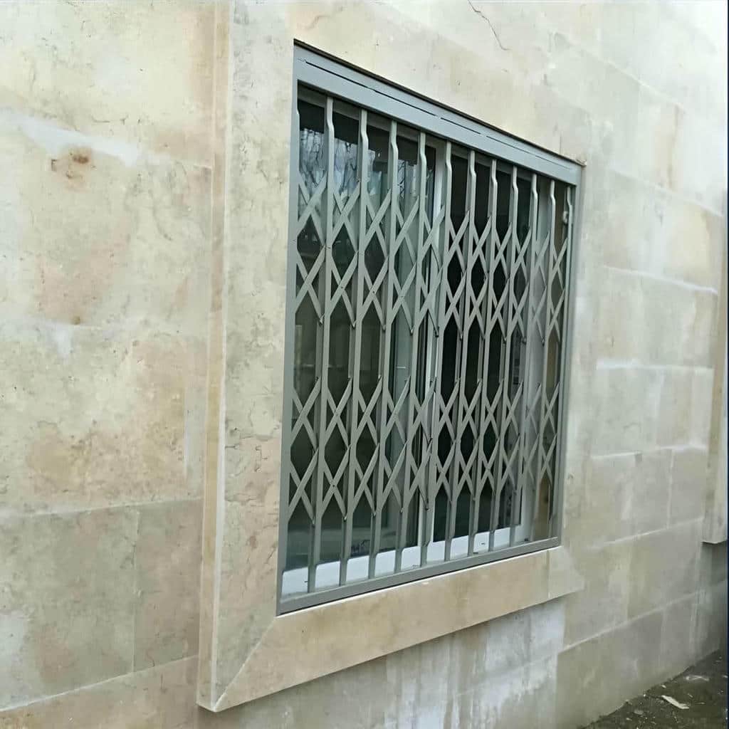 گارد فلزی ساده برای نمای بازسازی شده