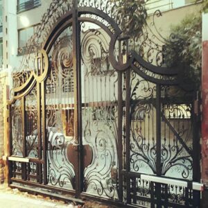 جک درب پارکینگ بازویی روی ورودی خانه استان کردستان