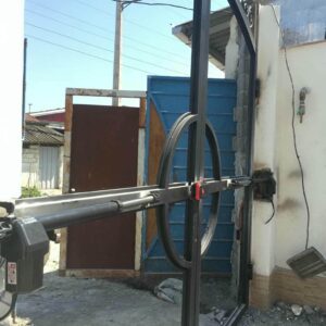 جک درب پارکینگ بازویی نصب شده در شیراز