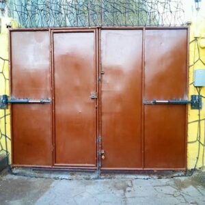 جک درب پارکینگ روی ورودی فلزی بیرجند