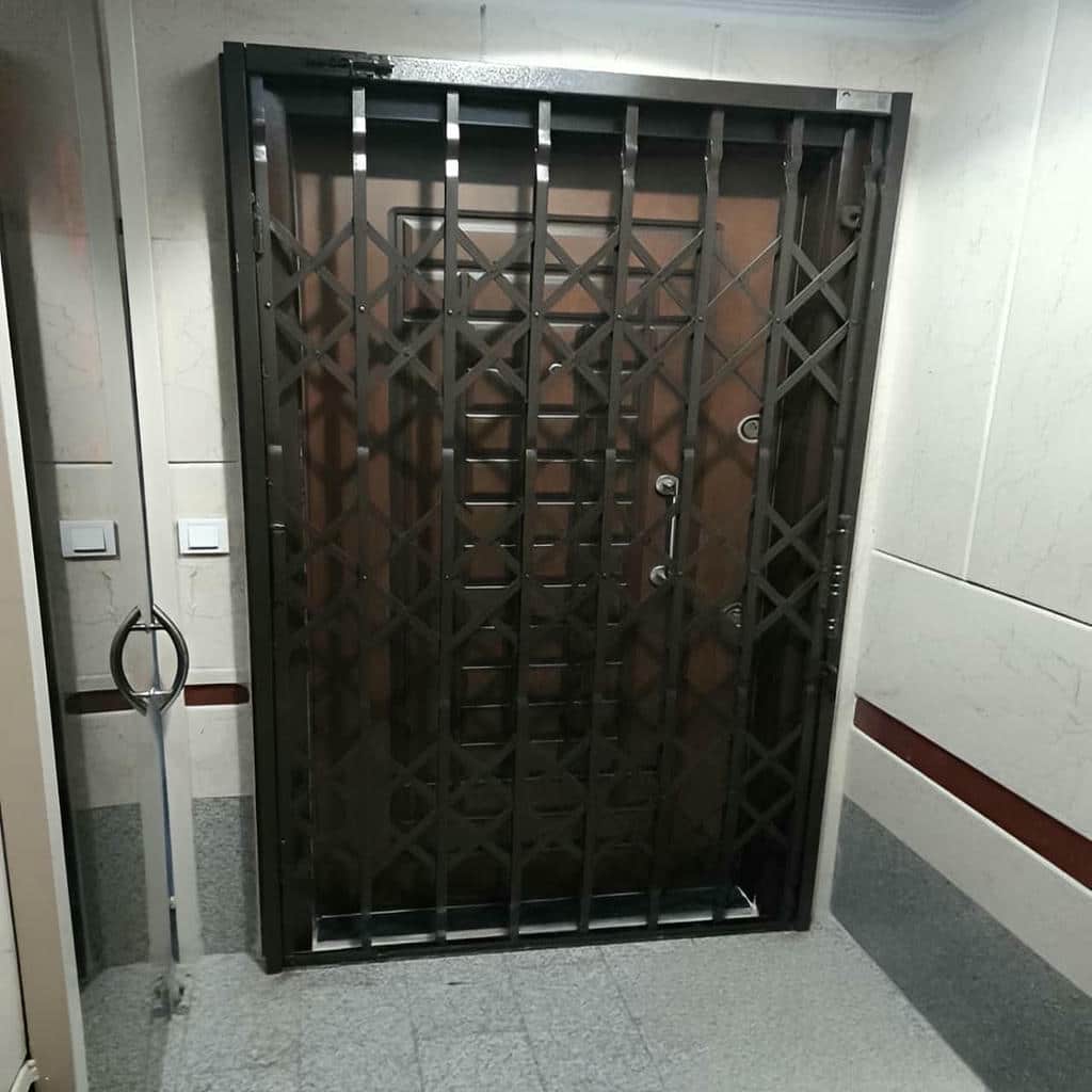 مرکز تخصصی عرضه و اجرای حفاظ درب آکاردئونی در استان آذربایجان شرقی