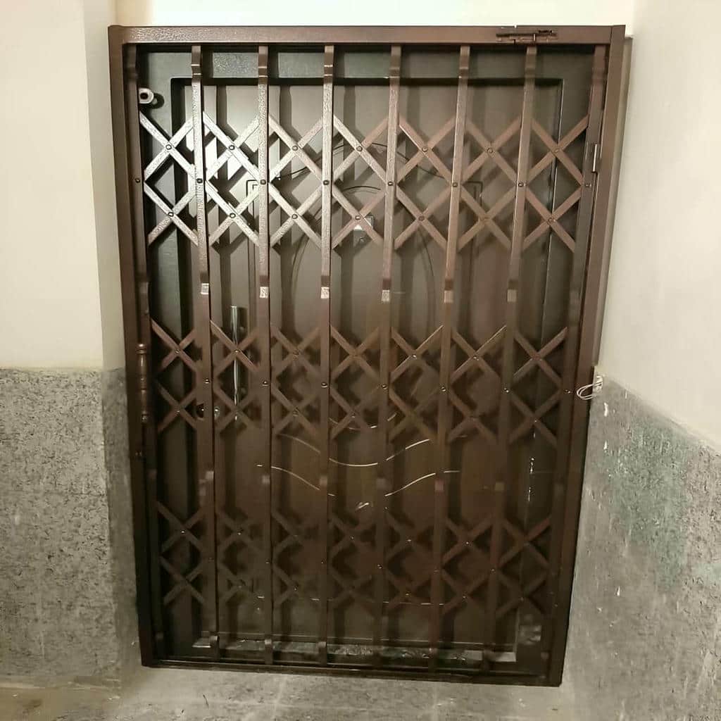 مرکز تخصصی عرضه و اجرای حفاظ درب آکاردئونی در رشت و حومه