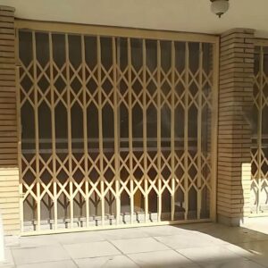 حفاظ درب آکاردئونی مشکی در استان کرمانشاه