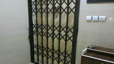 حفاظ درب آکاردئونی مشکی نصب شده در استان زنجان