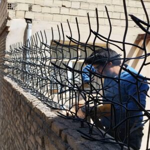 حفاظ دیوار فلزی در استان کردستان روی دیوار سنگی