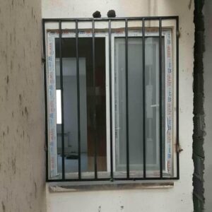 حفاظ پنجره آهنی مشکی در اصفهان
